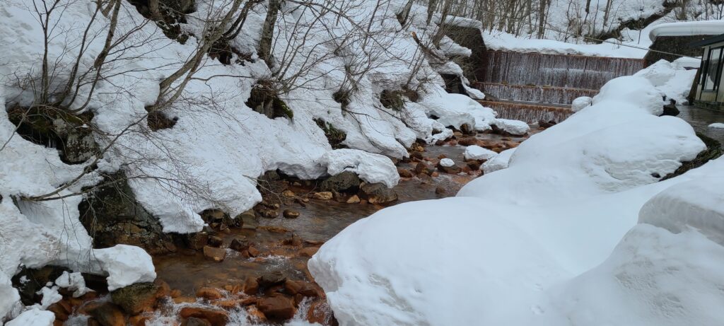 乳頭温泉郷 妙乃湯 渓流