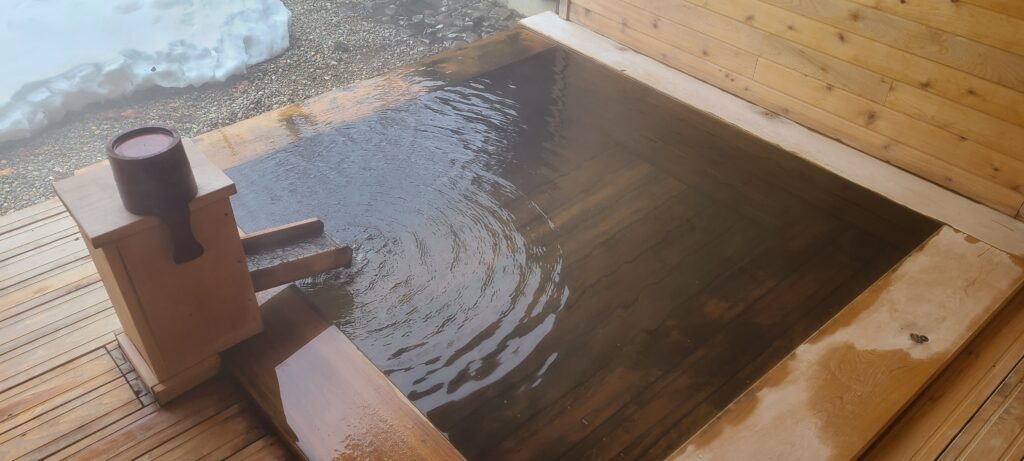 乳頭温泉郷 孫六温泉 六庵 客室露天風呂