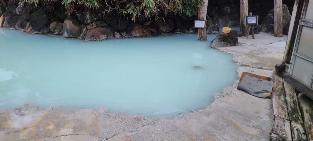 乳頭温泉郷 鶴の湯 露天風呂