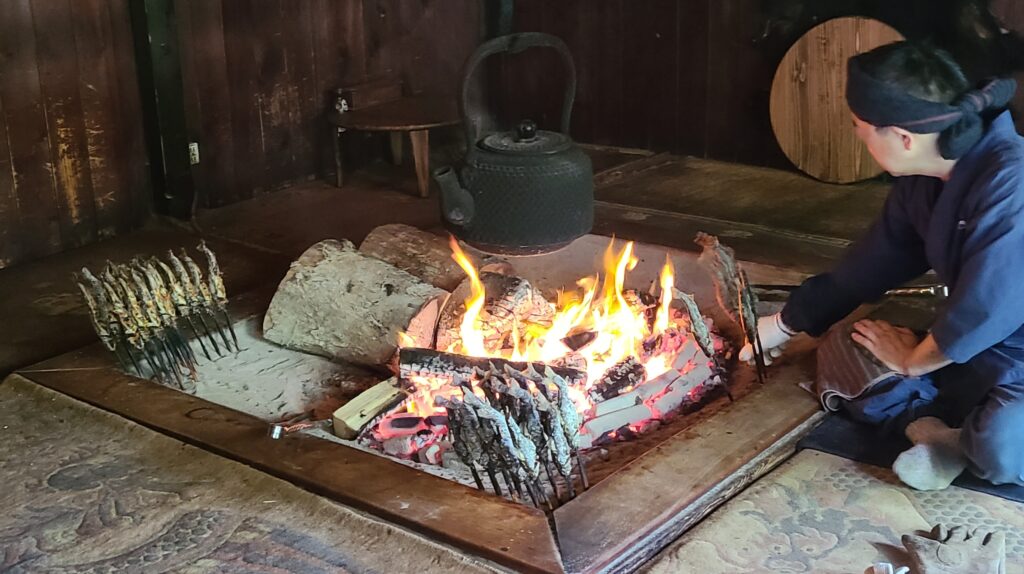 上高地　嘉門次小屋　囲炉裏