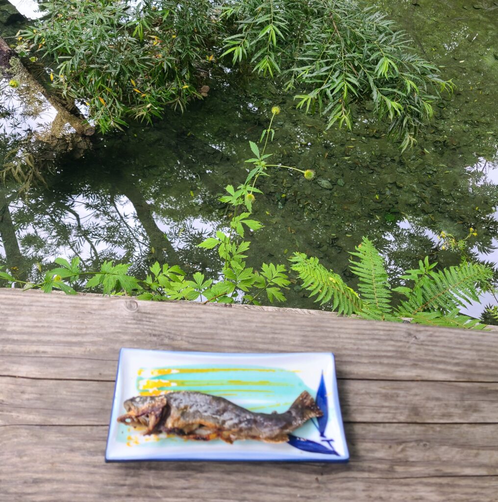 上高地　嘉門次小屋　イワナの塩焼き