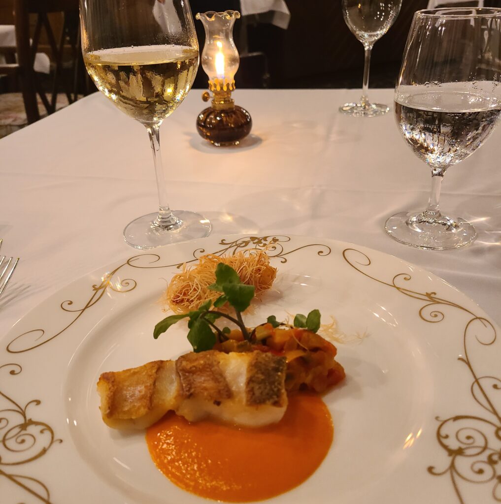 帝国ホテル　ダイニングルーム　コースディナー