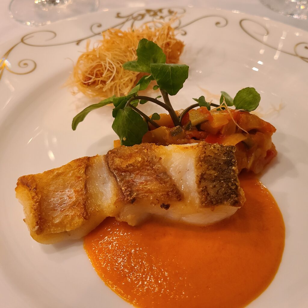 帝国ホテル　ダイニングルーム　コースディナー