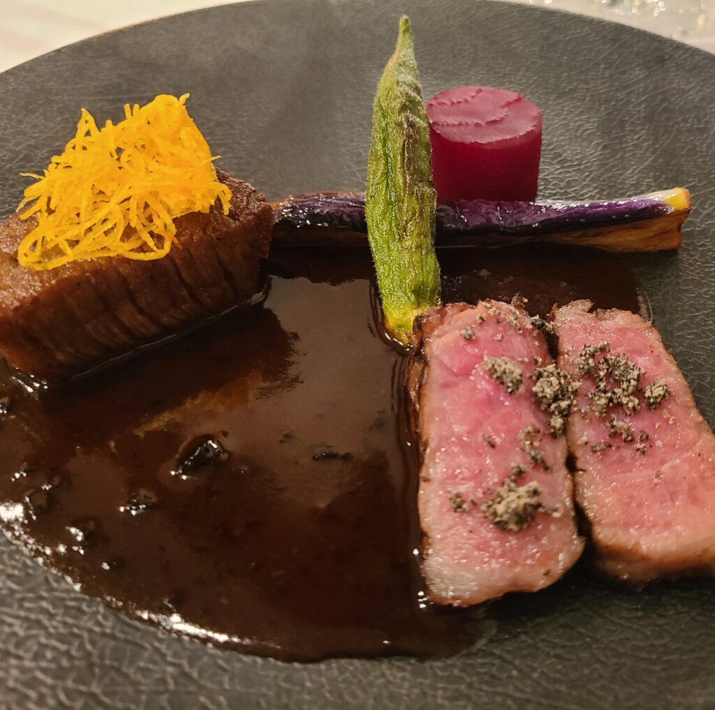 帝国ホテル　ダイニングルーム　コースディナー