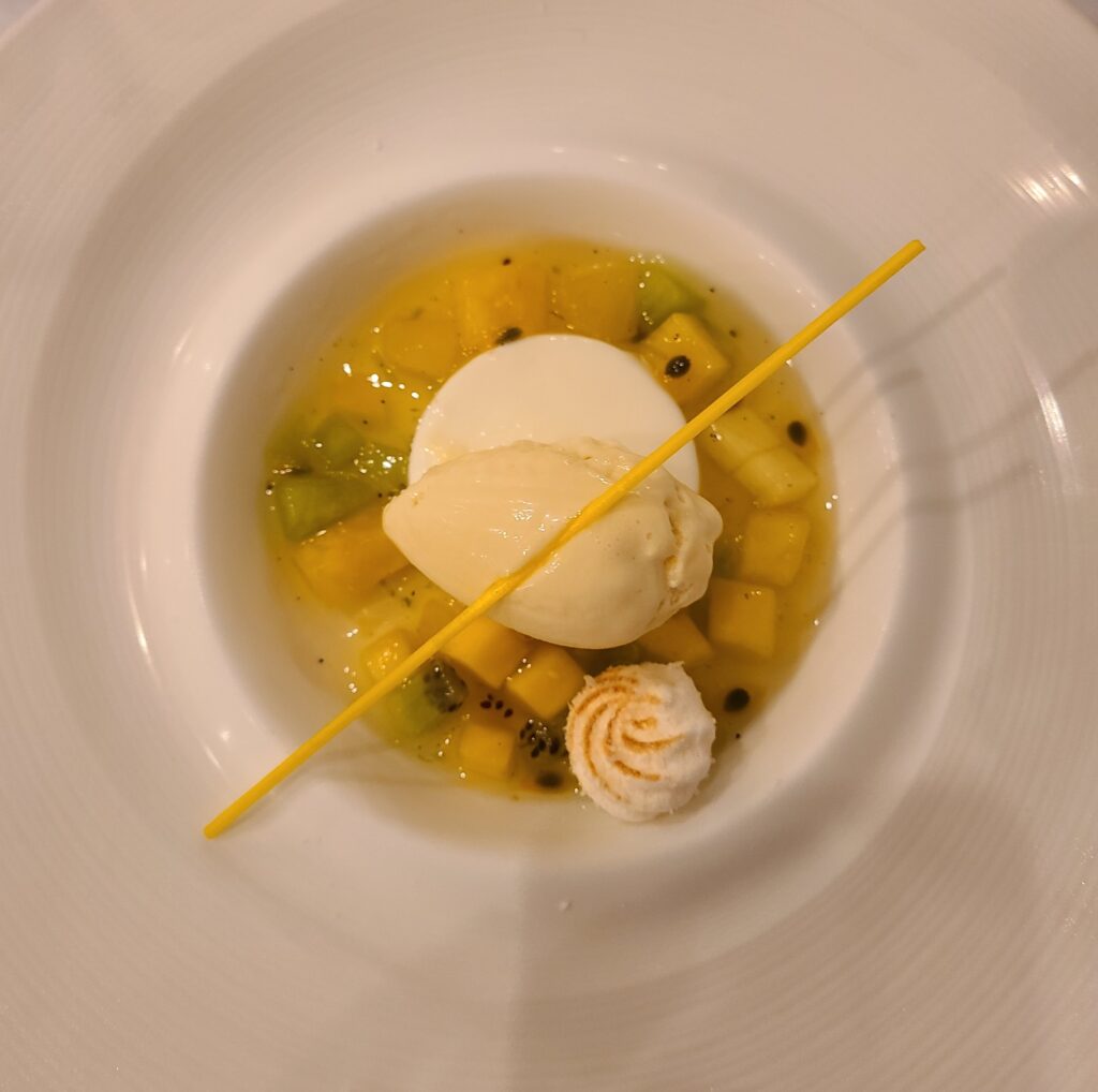 帝国ホテル　ダイニングルーム　コースディナー