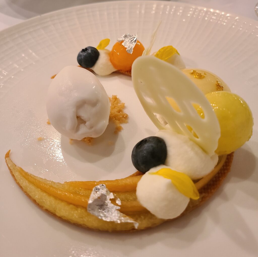 帝国ホテル　ダイニングルーム　コースディナー