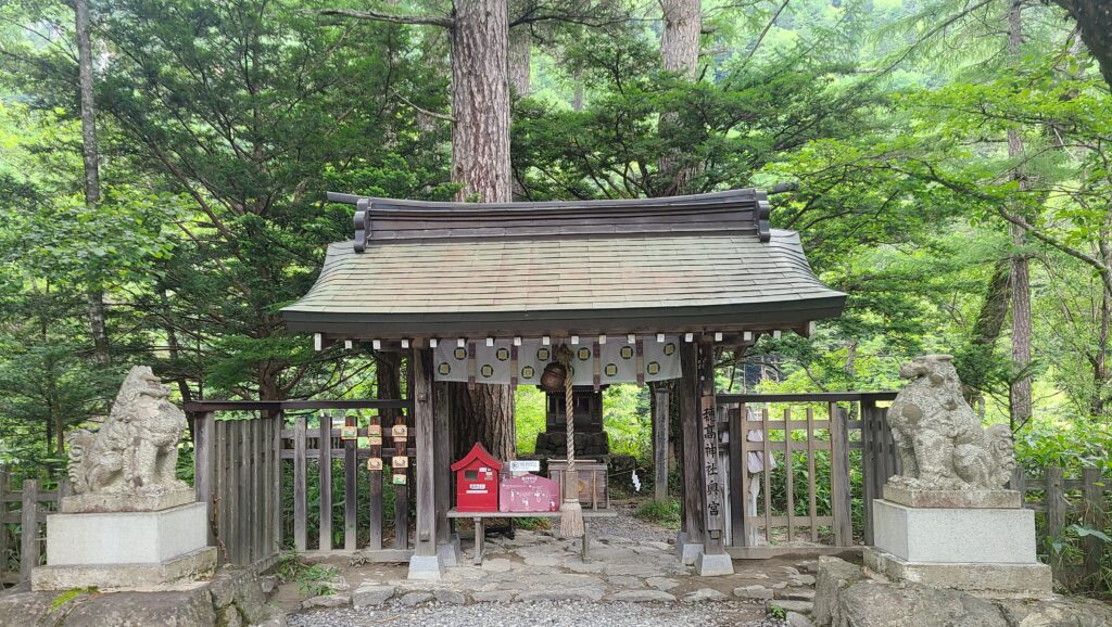上高地　穂高神社 奧宮