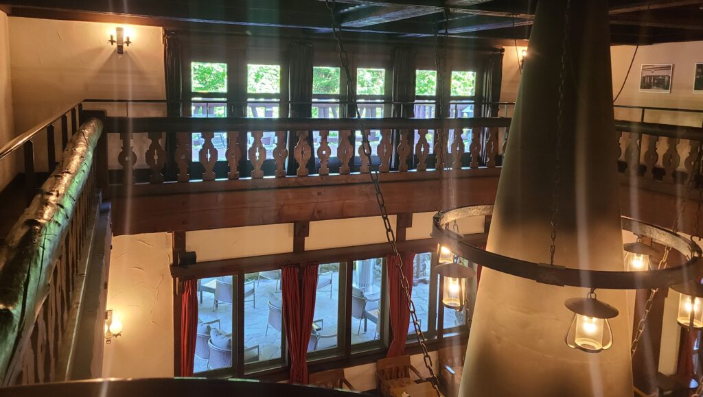 早朝の上高地　上高地帝国ホテル　バルコニー