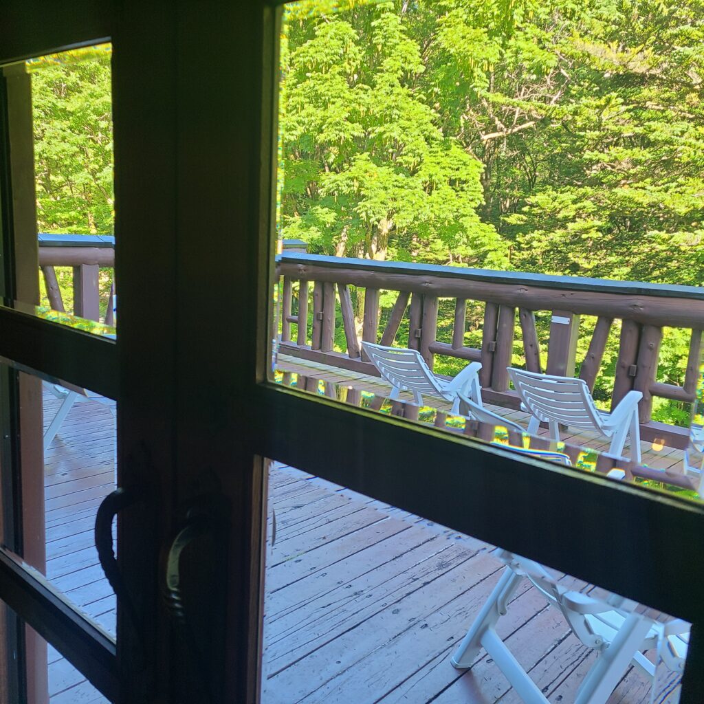 早朝の上高地　上高地帝国ホテル　バルコニー