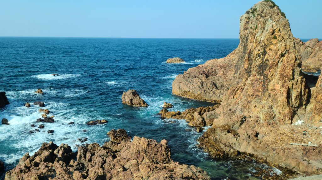 リゾートしらかみ　日本海　車窓からの景色