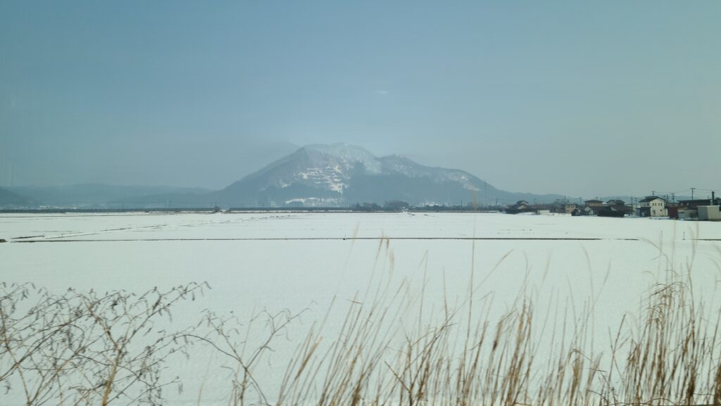 リゾートしらかみ　雪景色　車窓からの景色