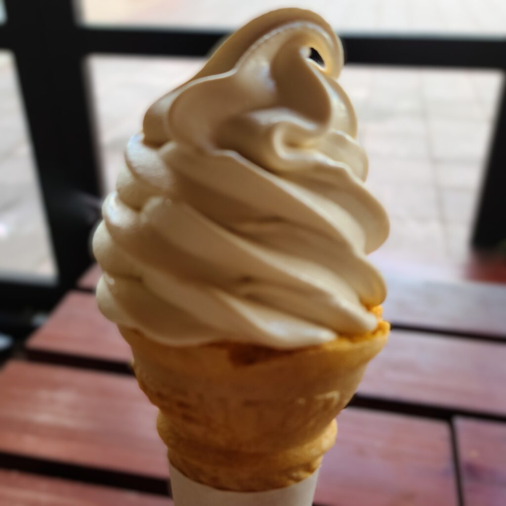 秋田　男鹿の道の駅　諸井醸造醤油ソフト