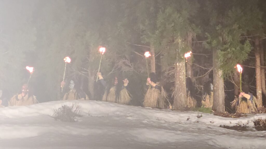 なまはげ祭り　なまはげ下山